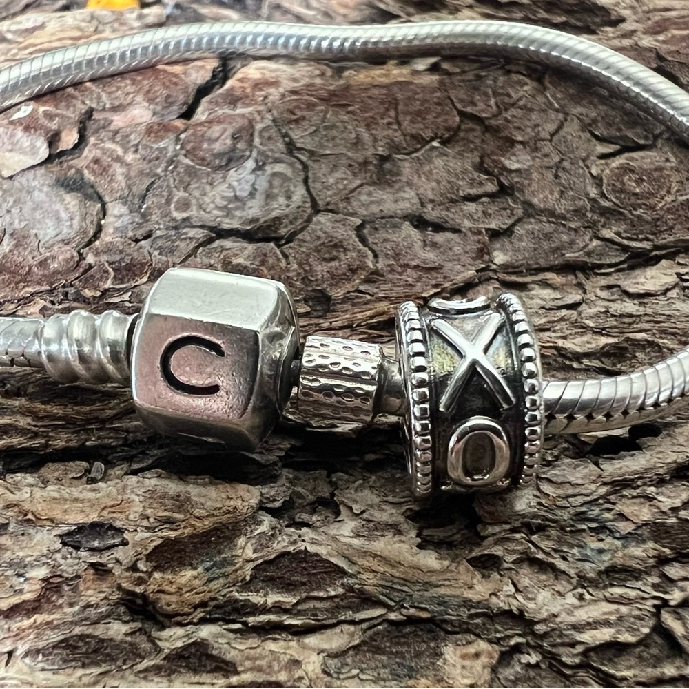 New Authentic Chamilia XO Wheel Kisses and Hugs Charm Bead 925 Love Family